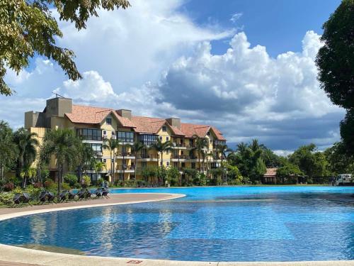 Swimming pool, Club Balai Isabel Hotel in Batangas Swimming pool, Club Balai Isabel Hotel in Batangas