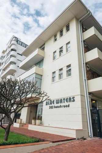 NEW! Blue Waters beachside studio 50m Sea