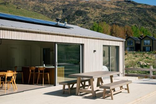 Abodo Alpine Eco Villa Spa in Cardrona Abodo Alpine Eco Villa Spa in Cardrona