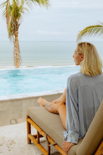 Elite Atoll Beachfront Hotel in 나콘시탐마랏 Elite Atoll Beachfront Hotel in 나콘시탐마랏