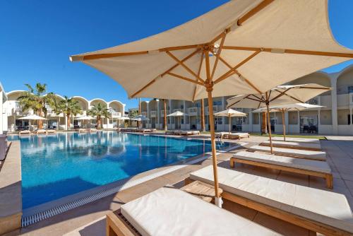泳池, 森蒂多礁石綠洲感覺水上樂園度假村 (Sentido Reef Oasis Senses Aqua Park Resort) in 沙姆沙伊赫 泳池, 森蒂多礁石綠洲感覺水上樂園度假村 (Sentido Reef Oasis Senses Aqua Park Resort) in 沙姆沙伊赫