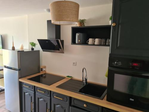 Kitchen, L inattendu in Les Rosiers-sur-Loire Kitchen, L inattendu in Les Rosiers-sur-Loire