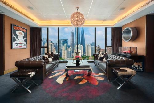 Lobby, Hotel Indigo Shanghai On The Bund By IHG near Shanghai Temple Of the Town God (Chenghung Miao) Lobby, Hotel Indigo Shanghai On The Bund By IHG near Shanghai Temple Of the Town God (Chenghung Miao)