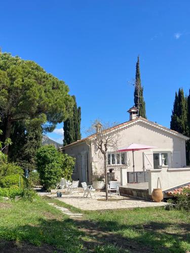 Haut de villa avec jardin et vue dégagée