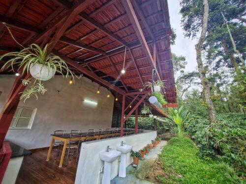 مطعم, Kattegadde Homestay - Rooms with Private Balcony and Coffee Plantation in Aladagudde مطعم, Kattegadde Homestay - Rooms with Private Balcony and Coffee Plantation in Aladagudde