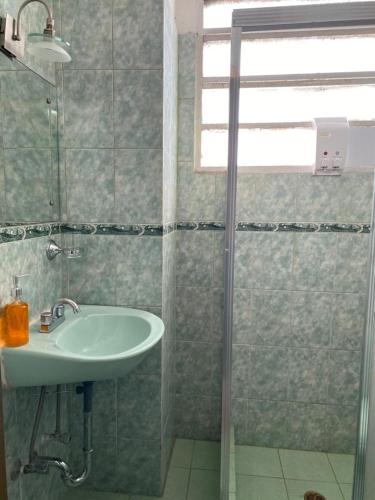 Bathroom, Apto Centro de Ccs, cerca todo! near Mercado de la Hoyada Bathroom, Apto Centro de Ccs, cerca todo! near Mercado de la Hoyada