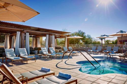 สระว่ายน้ำ, เจดับบลิว แมริออท สก็อตสเดล คาเมลแบค อินน์ รีสอร์ต แอนด์ สปา (JW Marriott Scottsdale Camelback Inn Resort & Spa) in พาราไดซ์แวลเลย์ สระว่ายน้ำ, เจดับบลิว แมริออท สก็อตสเดล คาเมลแบค อินน์ รีสอร์ต แอนด์ สปา (JW Marriott Scottsdale Camelback Inn Resort & Spa) in พาราไดซ์แวลเลย์