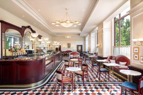 Étterem, Hotel Bristol, a Luxury Collection Hotel, Warsaw near Óváros Étterem, Hotel Bristol, a Luxury Collection Hotel, Warsaw near Óváros