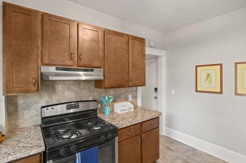 Beautiful One Bed in Lovely Park Ave Neighborhood in Rochester (New York) Beautiful One Bed in Lovely Park Ave Neighborhood in Rochester (New York)