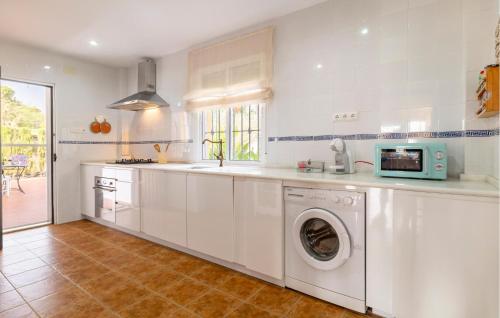 Konyha, Awesome Home In Villanueva Del Rio Y M in Tocina Konyha, Awesome Home In Villanueva Del Rio Y M in Tocina