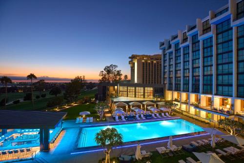Tampilan eksterior, VEA Newport Beach, A Marriott Resort & Spa in Newport Beach (CA) Tampilan eksterior, VEA Newport Beach, A Marriott Resort & Spa in Newport Beach (CA)