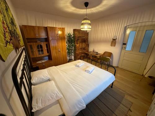 Home and Garden EuroVelo 6 in Rojiste Home and Garden EuroVelo 6 in Rojiste