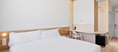 B&B HOTEL Madrid Tres Cantos in Tres Cantos B&B HOTEL Madrid Tres Cantos in Tres Cantos