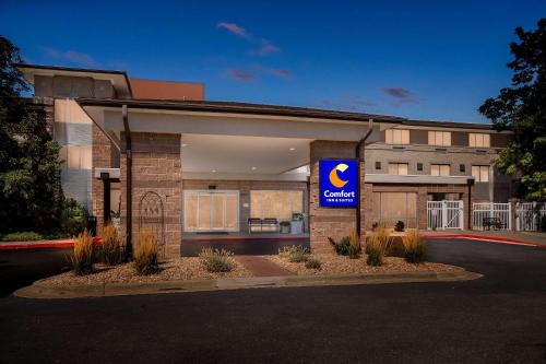 Exterior view, Comfort Inn & Suites Boulder in Boulder (CO) Exterior view, Comfort Inn & Suites Boulder in Boulder (CO)