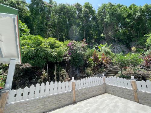 Spacieux, Calme, vue sur mer et jacuzzi in Pointe-Noire Spacieux, Calme, vue sur mer et jacuzzi in Pointe-Noire