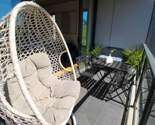 Luxury Apartment Minutes from City w Rooftop Pool & Parking in ลินแฮม Luxury Apartment Minutes from City w Rooftop Pool & Parking in ลินแฮม