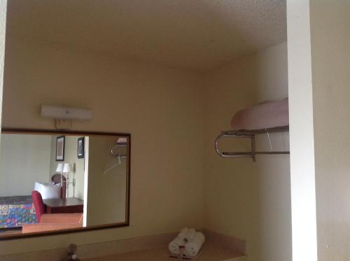 在meiguo.com看到的Eunice Plaza Motel的介绍图片