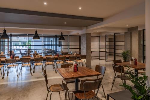 مطعم, Cook's Club Hersonissos Crete in كريتي آيلند مطعم, Cook's Club Hersonissos Crete in كريتي آيلند