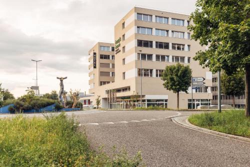 A szálláshely kívülről, harry's home Zürich-Limmattal (harry's home Zurich-Limmattal) in Spreitenbach A szálláshely kívülről, harry's home Zürich-Limmattal (harry's home Zurich-Limmattal) in Spreitenbach