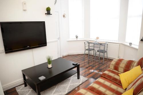 Facilities, Cosy Orrell Park Retreat Near Anfield and Aintree in Bootle Facilities, Cosy Orrell Park Retreat Near Anfield and Aintree in Bootle