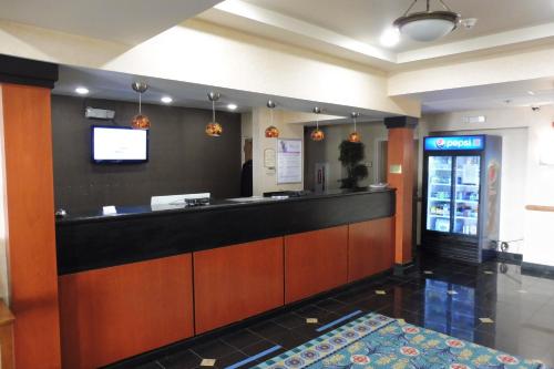 Lobby, Red Roof Inn & Suites Galloway in Galloway (NJ) Lobby, Red Roof Inn & Suites Galloway in Galloway (NJ)