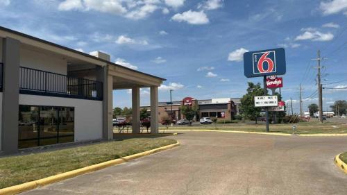 motel 6 in Cleveland (Mississippi) motel 6 in Cleveland (Mississippi)