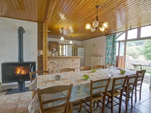 Gite spacieux avec jardin et cheminee a Gumieres - FR-1-496-148 in Charbonnieres-les-Bains Gite spacieux avec jardin et cheminee a Gumieres - FR-1-496-148 in Charbonnieres-les-Bains