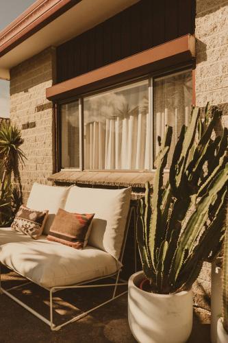 4 Bedroom Mid-Century Home with Ocean Views in Bundeena 4 Bedroom Mid-Century Home with Ocean Views in Bundeena