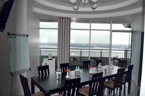 บริการและสิ่งอำนวยความสะดวก, SkyTech Most City Hotel 19 floor PANORAMIC VIEW in นิโปร บริการและสิ่งอำนวยความสะดวก, SkyTech Most City Hotel 19 floor PANORAMIC VIEW in นิโปร