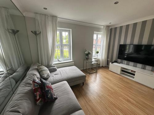 MUFC & Trafford Centre Townhouse 4 BR FREE Parking in Manchester MUFC & Trafford Centre Townhouse 4 BR FREE Parking in Manchester