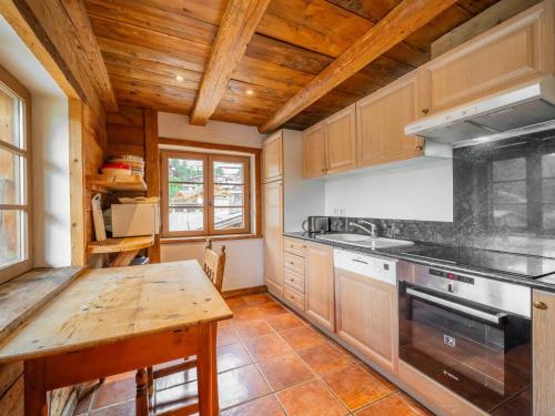 Spacieux appart 5 ch au cœur du village, charme savoyard, WiFi, cheminée décorative - FR-1-437-51 (Spacieux appart 5 ch au cœur du village, charme savoyard, WiFi, cheminee decorative - FR-1-437-51) in La Clusaz Spacieux appart 5 ch au cœur du village, charme savoyard, WiFi, cheminée décorative - FR-1-437-51 (Spacieux appart 5 ch au cœur du village, charme savoyard, WiFi, cheminee decorative - FR-1-437-51) in La Clusaz