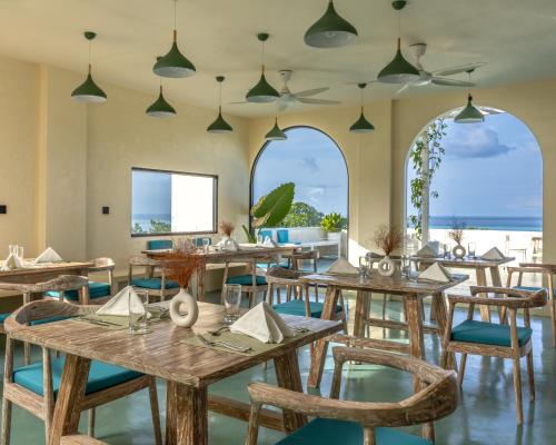 Restaurant, Isla Retreat in Goidhoo Atoll Restaurant, Isla Retreat in Goidhoo Atoll