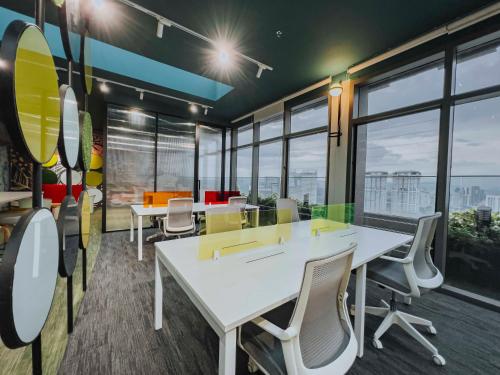 Sky Pool Suites KL Sentral - Riveria City in Kuala Lumpur Sentral Sky Pool Suites KL Sentral - Riveria City in Kuala Lumpur Sentral