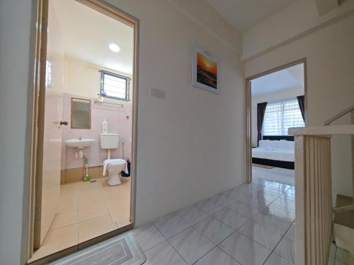 Bathroom, Riverside Landed House 河景湾 in Kepayan Bathroom, Riverside Landed House 河景湾 in Kepayan