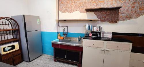 Kitchen, So Art Hostel 旅人藝棧來尞青旅 in Miaoli Kitchen, So Art Hostel 旅人藝棧來尞青旅 in Miaoli