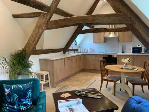 Stunning characterful newly refurbished flat in Tetbury Stunning characterful newly refurbished flat in Tetbury