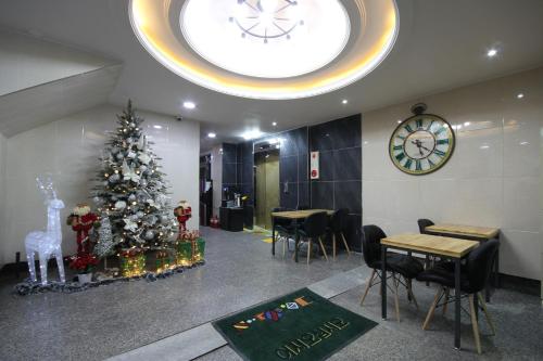 Lobby, Business Hotel Busan Station in Dong-gu Lobby, Business Hotel Busan Station in Dong-gu