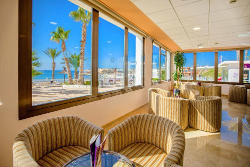 Bar/ Salón, Hotel Servigroup La Zenia in Torrevieja Bar/ Salón, Hotel Servigroup La Zenia in Torrevieja