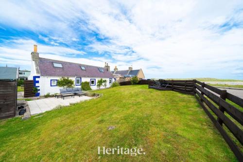Strand, Beach Cottage, Pet & Family Friendly Stay in Moray in Lossiemouth Strand, Beach Cottage, Pet & Family Friendly Stay in Moray in Lossiemouth