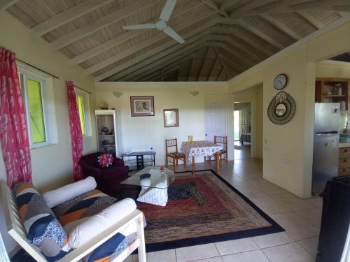 Guestroom, Villa Ora in Calibishie Guestroom, Villa Ora in Calibishie