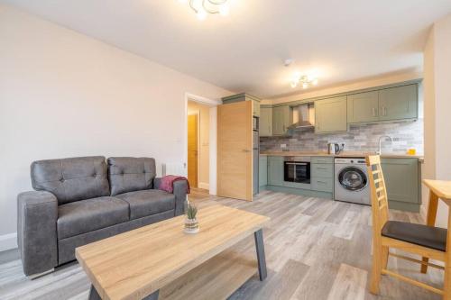 Newly Furnished 1 BR Apartment - 4