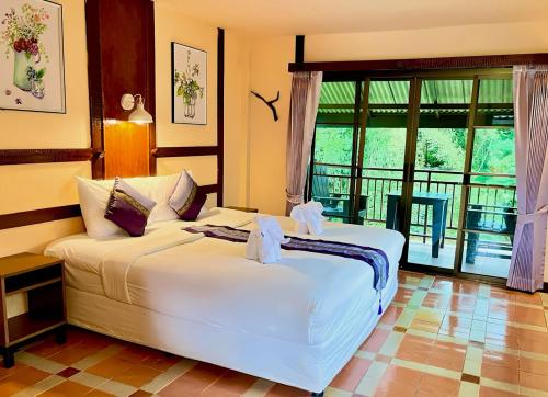 Khao Sok River Lodge Hotel in Phanom Khao Sok River Lodge Hotel in Phanom