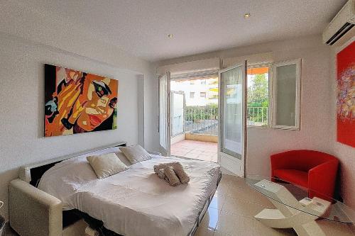 AGENCE HENRI CAMILLE - BOSQUETS - Studio close to center with terrace