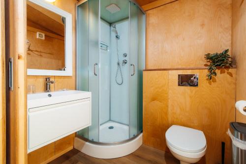 Baño, Aurora Igloo in Hella Baño, Aurora Igloo in Hella