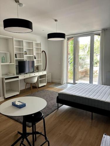 Studio terrasse Villa Odette in Mirail-Universite Studio terrasse Villa Odette in Mirail-Universite