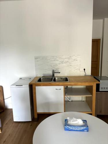 Studio terrasse Villa Odette in Mirail-Universite Studio terrasse Villa Odette in Mirail-Universite