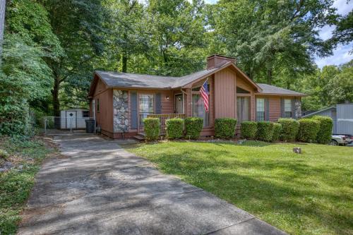 Columbus Cabin Wooded Retreat W Large Yard in ويندسور بارك Columbus Cabin Wooded Retreat W Large Yard in ويندسور بارك