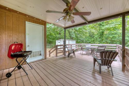 Columbus Cabin Wooded Retreat W Large Yard in ويندسور بارك Columbus Cabin Wooded Retreat W Large Yard in ويندسور بارك