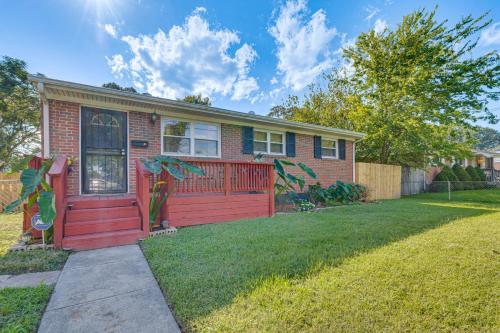 4 Mi to Dtwn Home with Fenced Yard in Portsmouth! in بورتسموث 4 Mi to Dtwn Home with Fenced Yard in Portsmouth! in بورتسموث