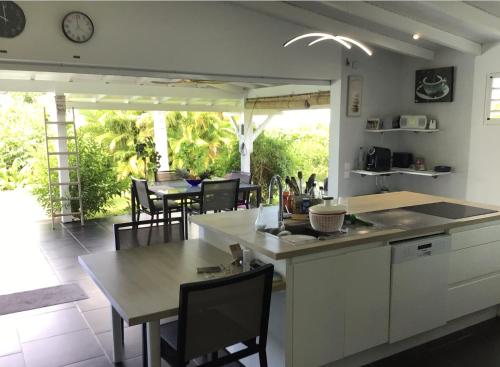 кухня, Magnifique maison avec piscine à débordement à Marie Galante (Magnifique maison avec piscine a debordement a Marie Galante) in Grand-Bourg кухня, Magnifique maison avec piscine à débordement à Marie Galante (Magnifique maison avec piscine a debordement a Marie Galante) in Grand-Bourg